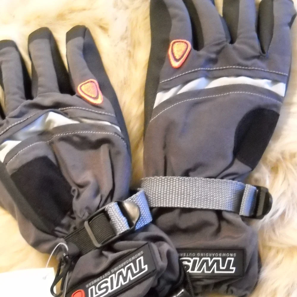 NWT Twist Snowboard Gloves Womens Small